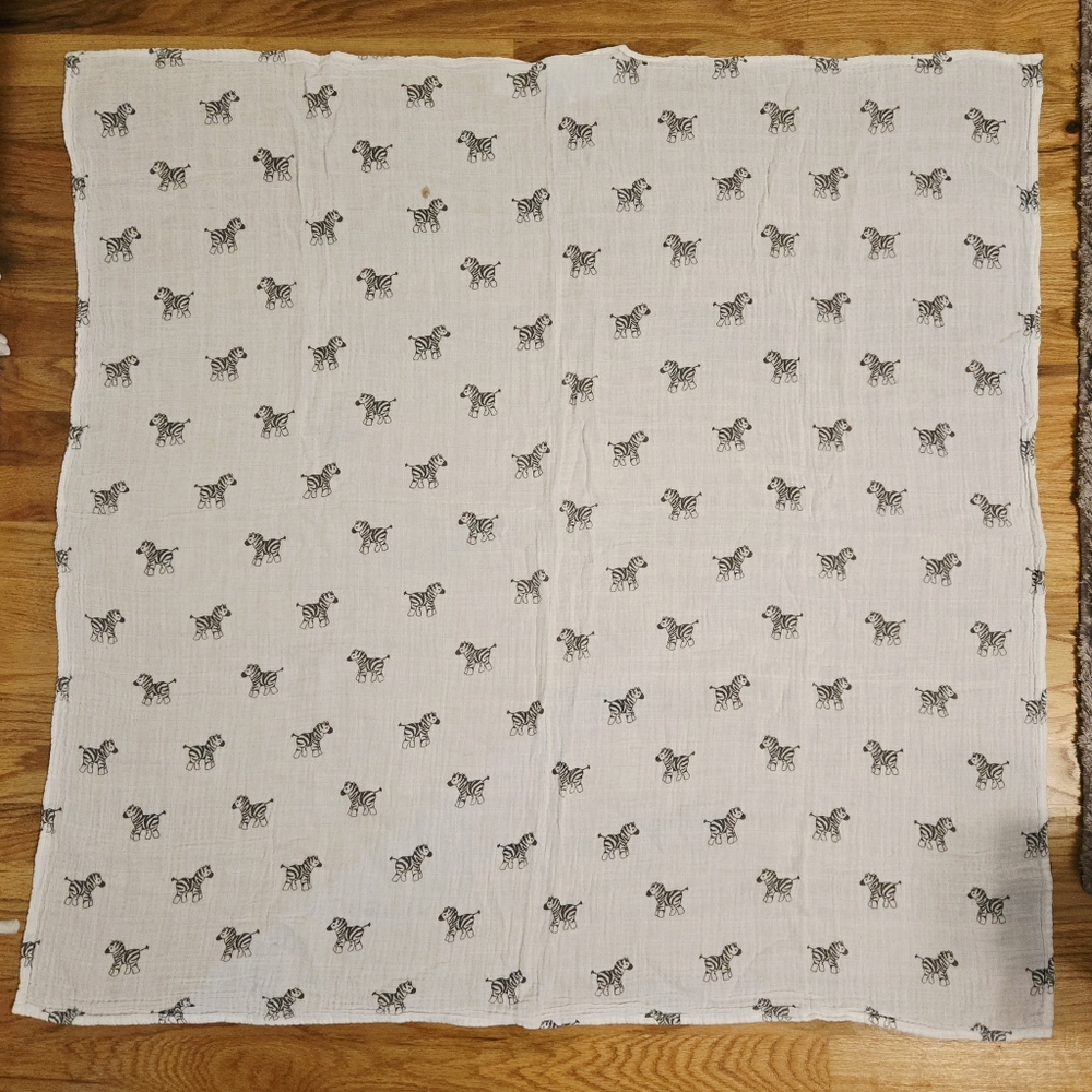 Swaddle Blanket in Zebra Pattern, 40x40
